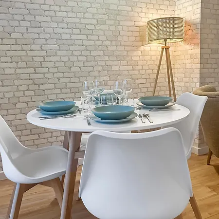 Angevin Avec Terrasse Et Wifi Rapide Apartment *