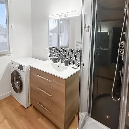 Angevin Avec Terrasse Et Wifi Rapide Apartment Angers