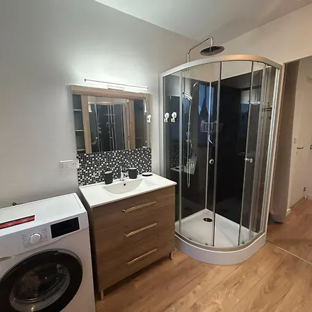 Angevin Avec Terrasse Et Wifi Rapide * Angers