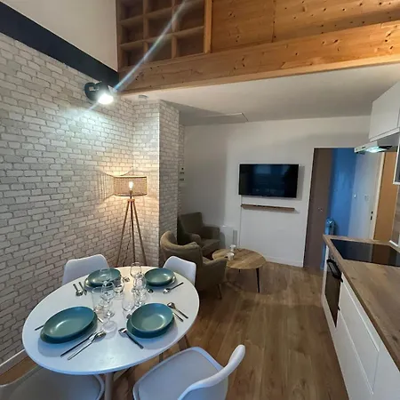 Angevin Avec Terrasse Et Wifi Rapide Apartment Angers